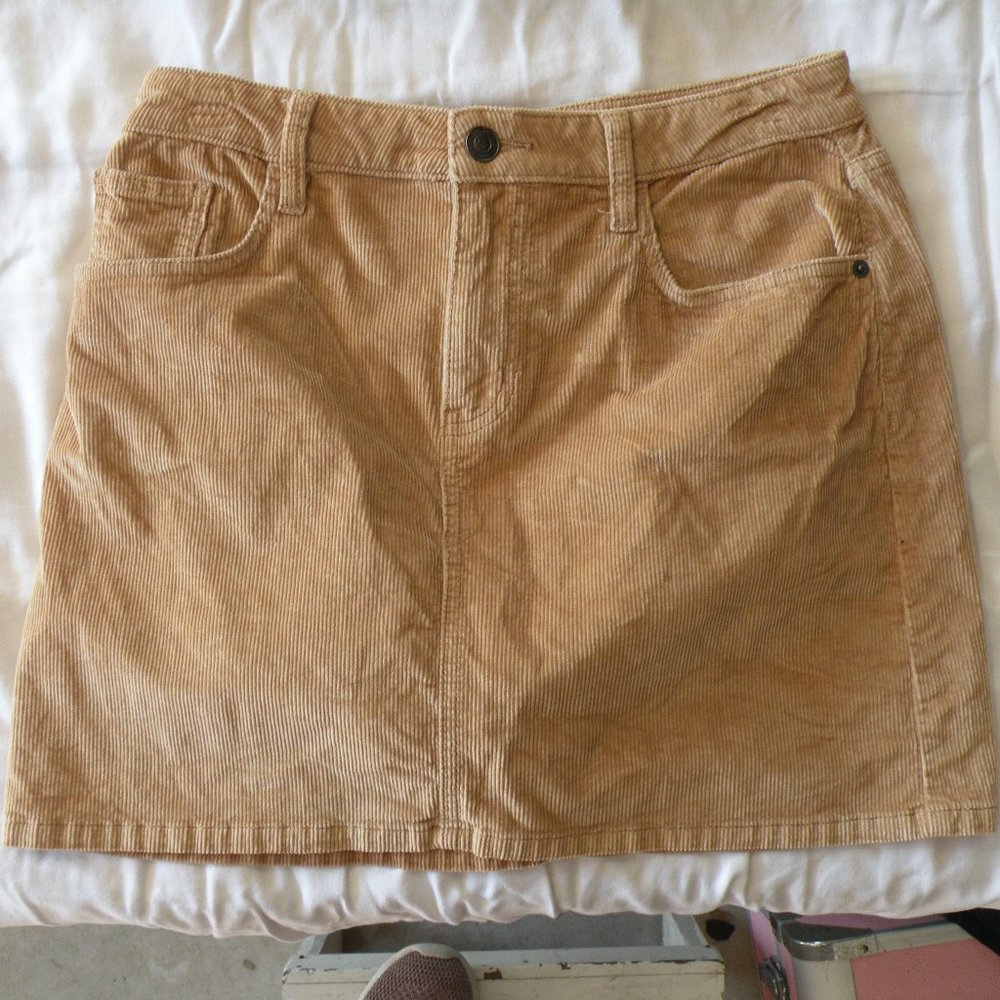 Current/Elliot   SKIRT   SIZE:29   COLOR:KHAKI   CONDITION:USED